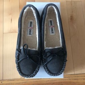 Minnetonka woman’s moccasins